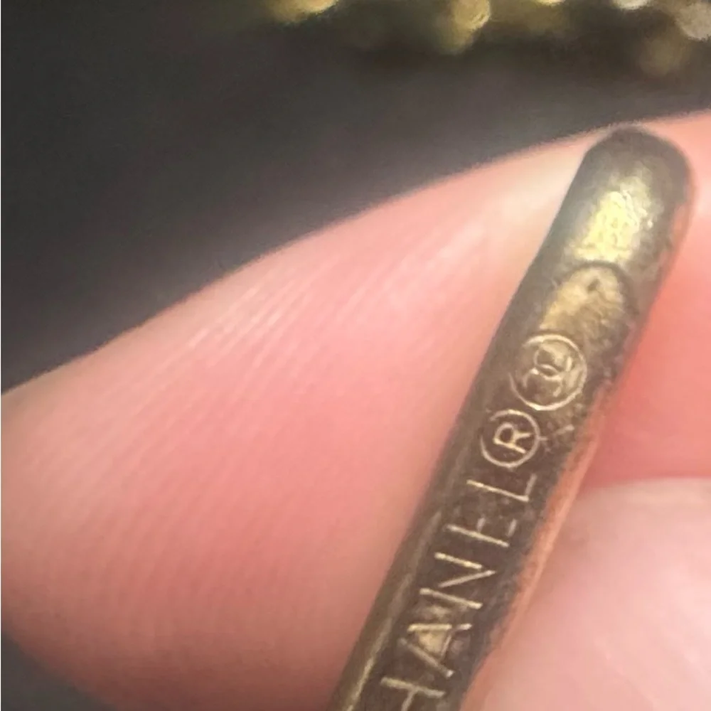 AUTH. VINTAGE CHANEL Gold and Black Chain Belt with Logo Coin - Picture 6 of 9